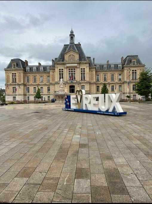 Apt Evreux 900M De La Gare Buitenkant foto